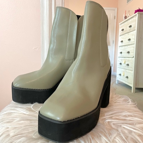 Shoes - Olive Leather Boots Size 9